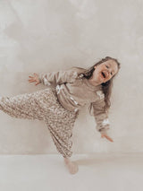 Annie & Charles® Baggy Kord Hose – lockere Kinderhose aus 100 % Baumwolle, bequem und stylisch für Alltag und Spiel.