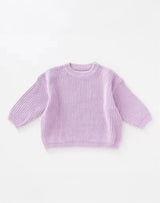 Annie & Charles® Strickpullover aus 100 % Bio-Baumwolle in Lila – weicher, nachhaltiger Kinderpullover für kühle Tage.