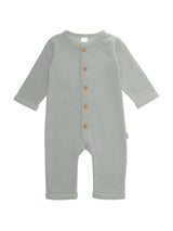Baby Rib-Strick-Overall in Schilf, aus 80% Baumwolle und 20% Polyester, mit fünf Knöpfen in Holzoptik, umgeschlagene Säume, weich und bequem.