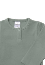 Zwei Baby Ripp-Langarmbodys im Set, Farben Blau und Schilf, aus weicher Baumwollqualität, ideal für den Alltag und jede Jahreszeit.