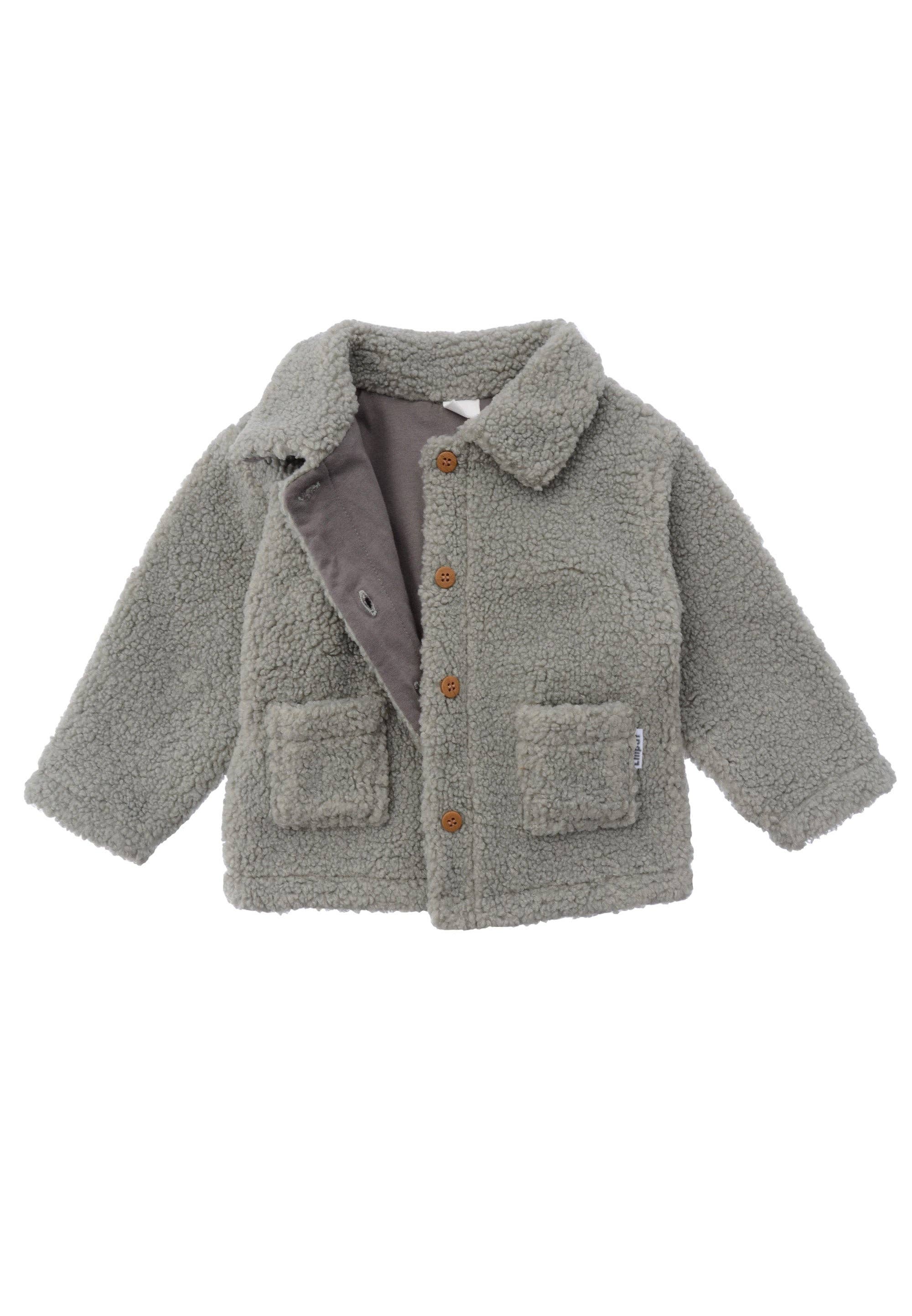 Grüne Babyjacke aus Boucléfleece mit Baumwollfutter, weich und angenehm zu tragen, perfekt für Spielplatz, Stadt oder Alltag.