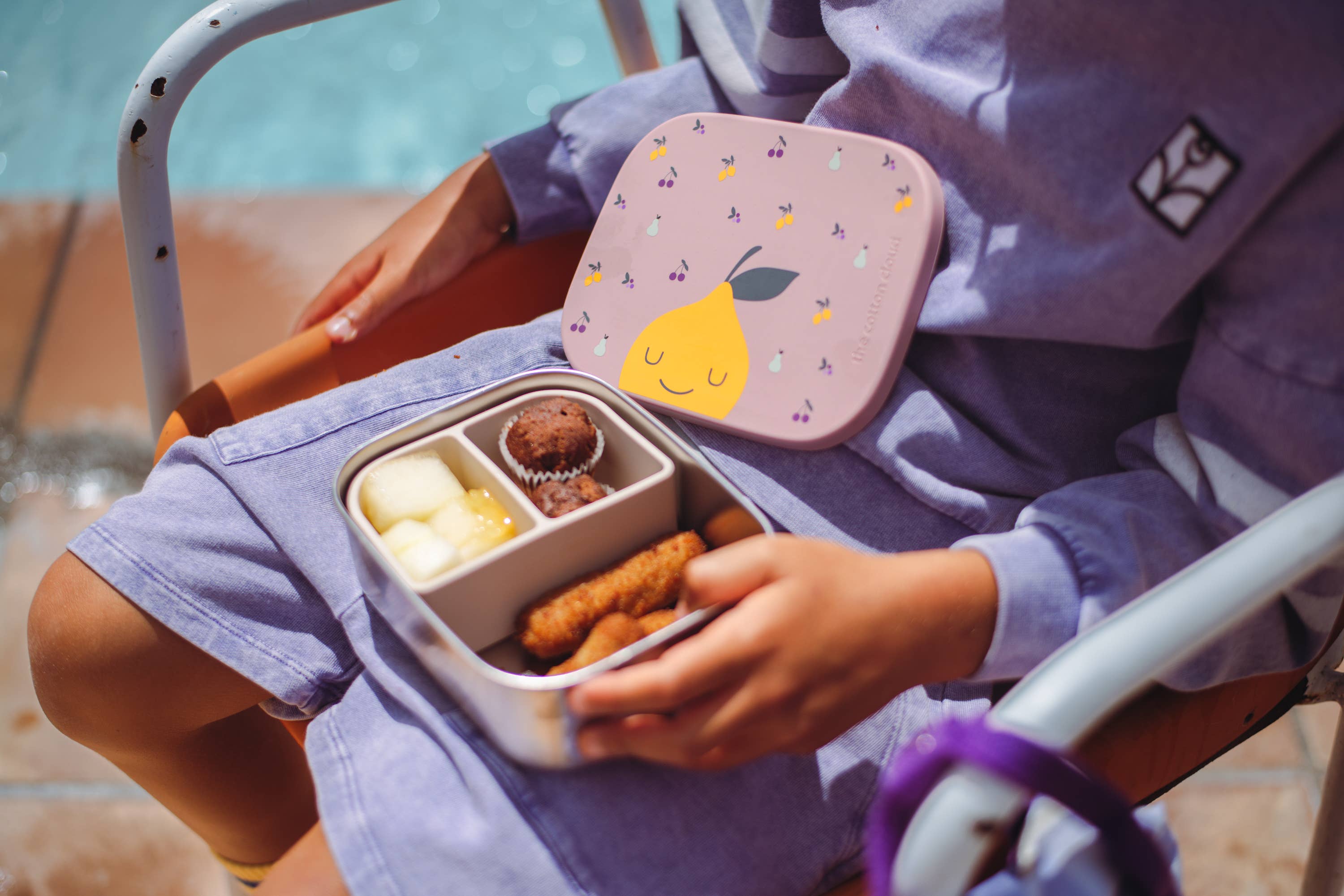 Bento Lunchbox Edelstahl Teckel mit drei Fächern, langlebig, BPA-frei und lebensmittelecht, perfekt für gesunde Mahlzeiten unterwegs.