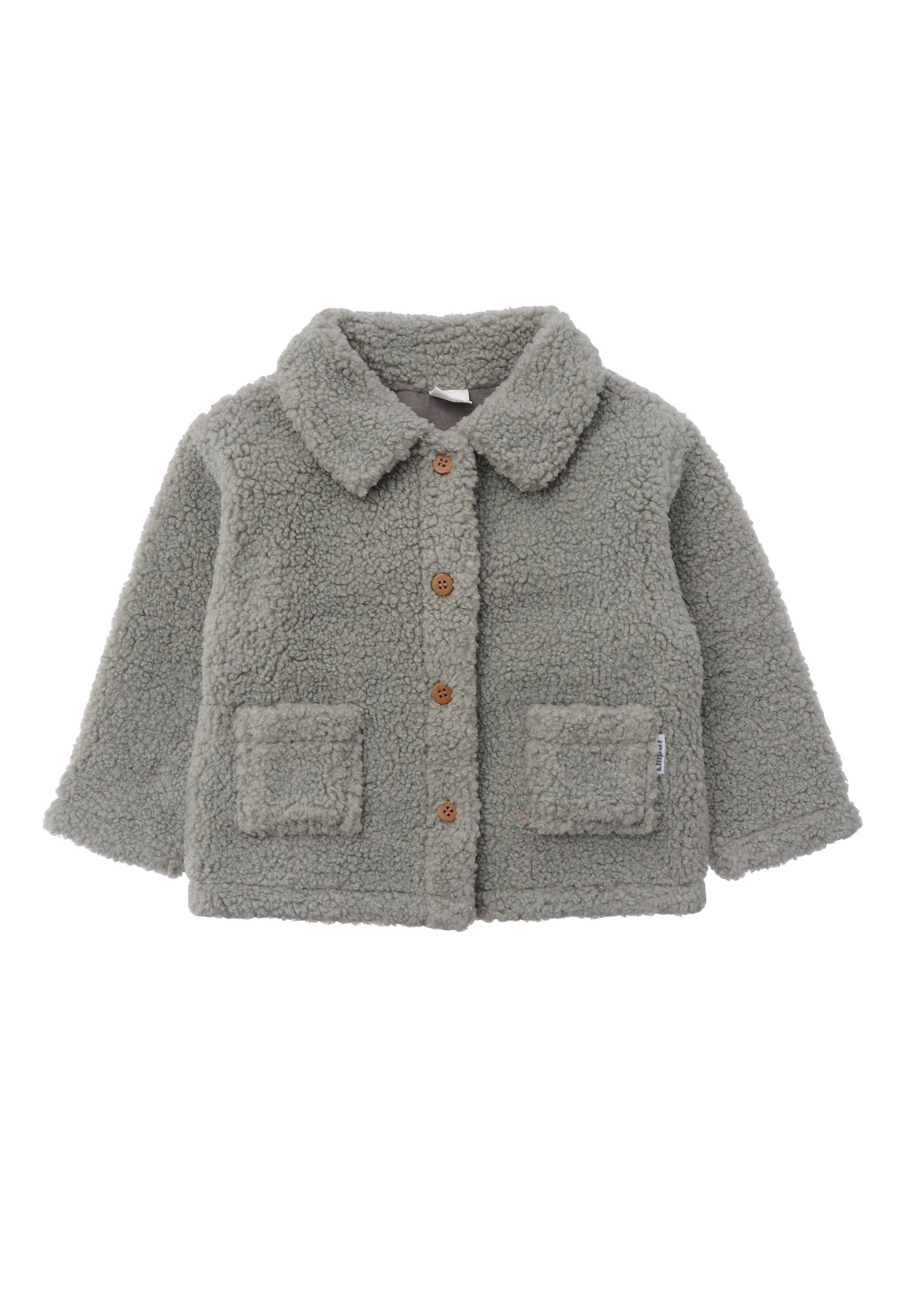 Boucléfleece Jacke für Babys und Kinder in dezentem Grün, weich gefüttert mit Baumwolle, warm und kuschelig für Übergangs- und kühle Tage.