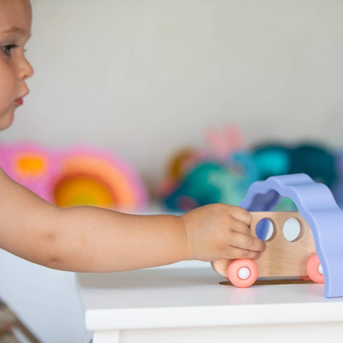 Holzbus mit Silikonrädern