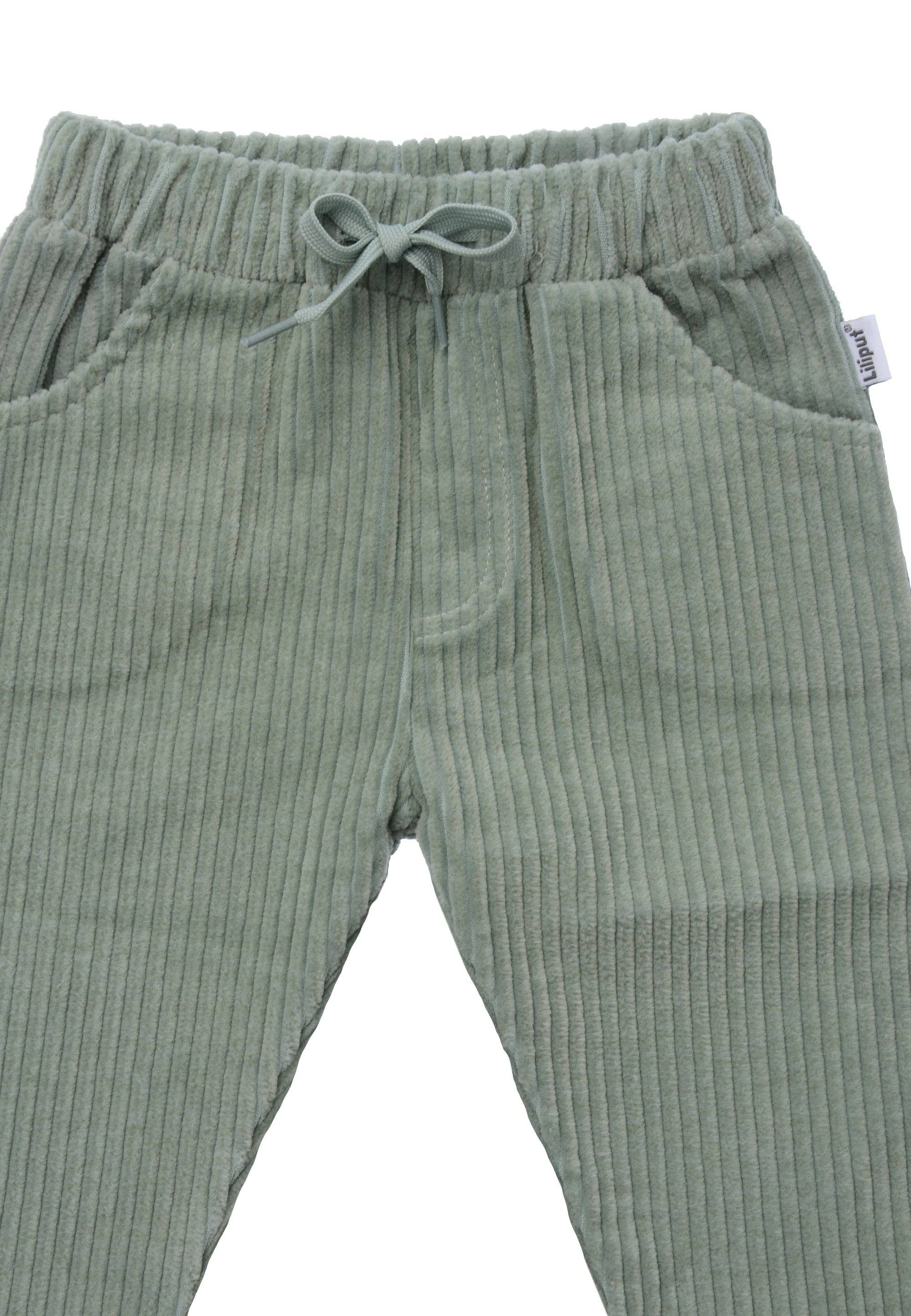 Stylische Kinder Cordhose in Schilf, große Taschen, Kordelzug, bequem und lässig für Babys und Kleinkinder, 100% Baumwolle.