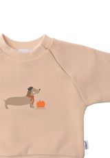 Stylisches Kinder Sweatshirt in Beige mit Dackel-Herbstmotiv, angenehm weich, elastische Bündchen, Druckknöpfe am Hals, ideal für Alltag und Freizeit.