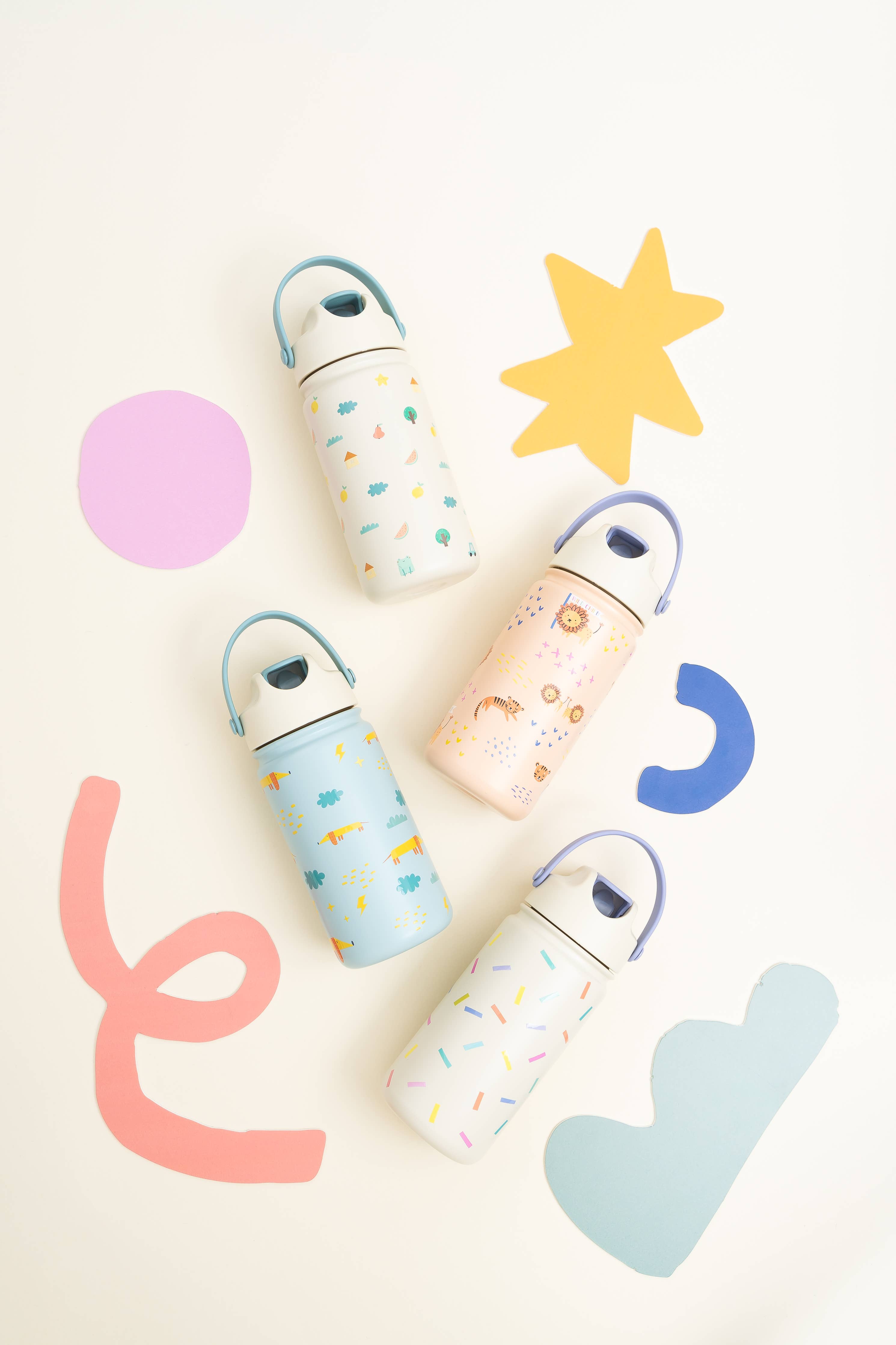 Nachhaltige Kinderflasche aus Edelstahl mit Confetti-Design, doppelwandig isoliert, BPA-frei, mit weichem Silikon-Strohhalm und praktischem Tragegriff.