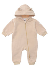 Baby Sweatoverall in Beige mit Kapuze und niedlichen Öhrchen, aus 80% Baumwolle und 20% Polyester, kuschelig weich und bequem für Alltag und Spiel.