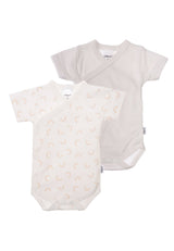 2er-Pack Kurzarm-Wickelbodys für Babys aus 100% Baumwolle, ein Body mit Regenbogen-Print, der andere grau gestreift, weich und bequem.